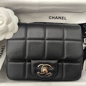 ❌SOLD❌Chanel Black Quilted Mini Square Crossbody Bag with Gold Hardware